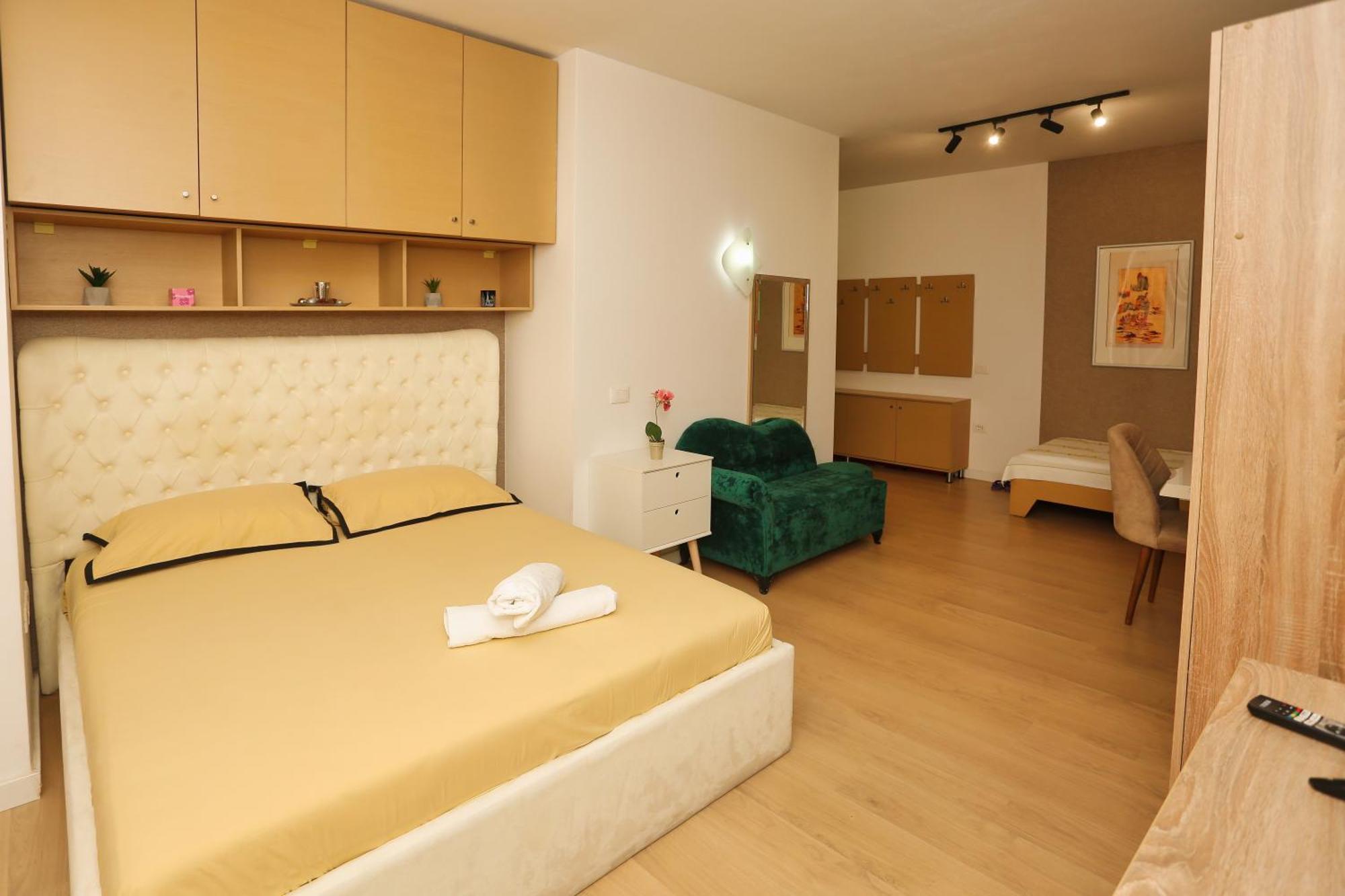 Cozy Apartment Near Square 21 Tirana Exterior foto